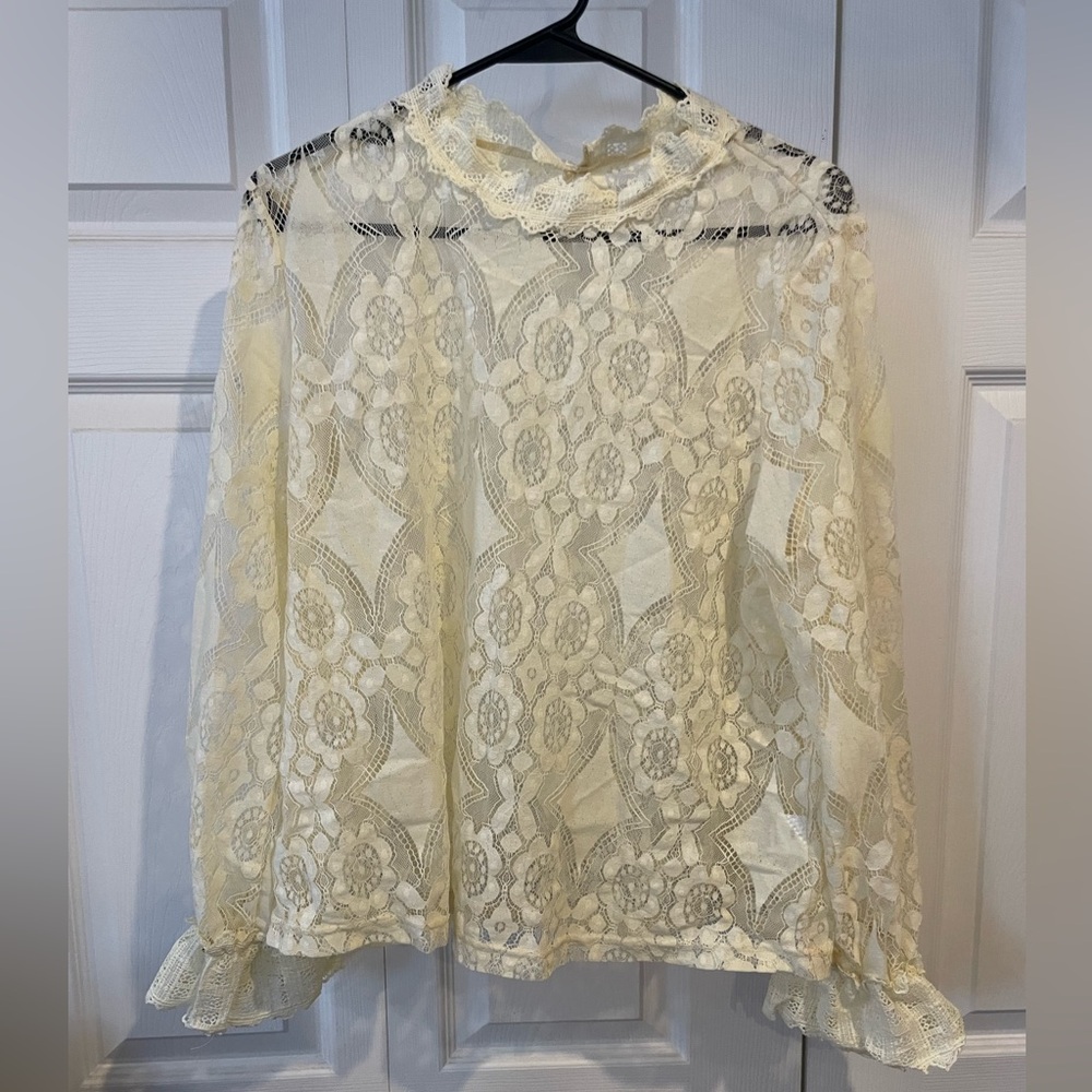 Women’s lace top